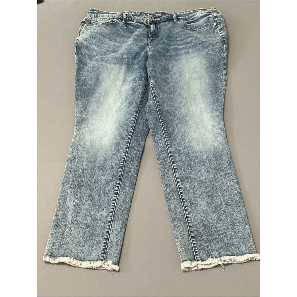 Torrid Crop Boyfriend Vintage Stretch Jeans with Frayed Hem, Size 18